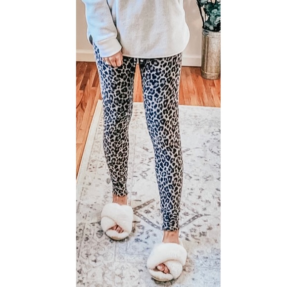 american eagle leopard pants
